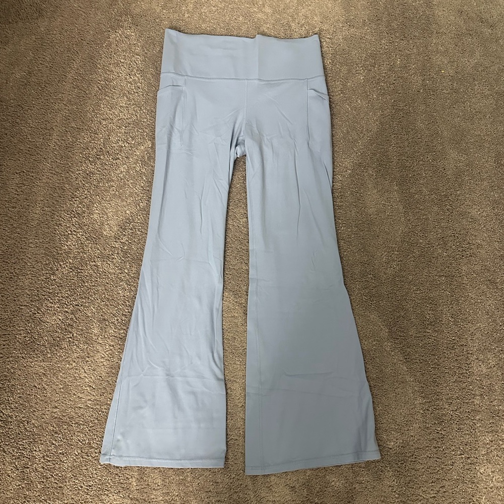 Athleta light blue Salutation Stash Flare Pant size L